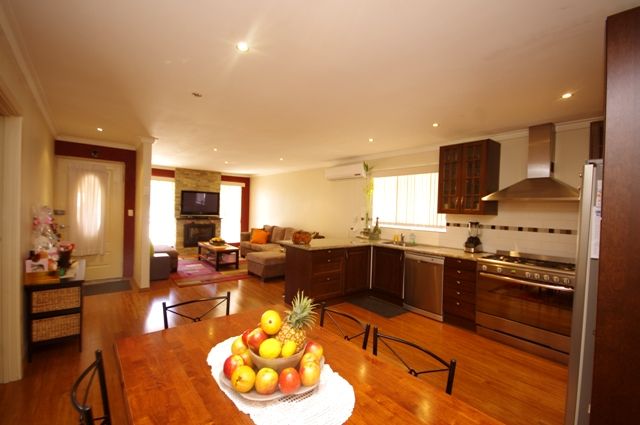 5 Hadleigh Way, GIRRAWHEEN WA 6064