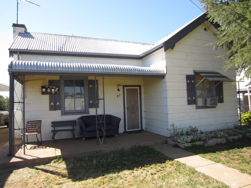 27 Coolamon Street, ARIAH PARK NSW 2665