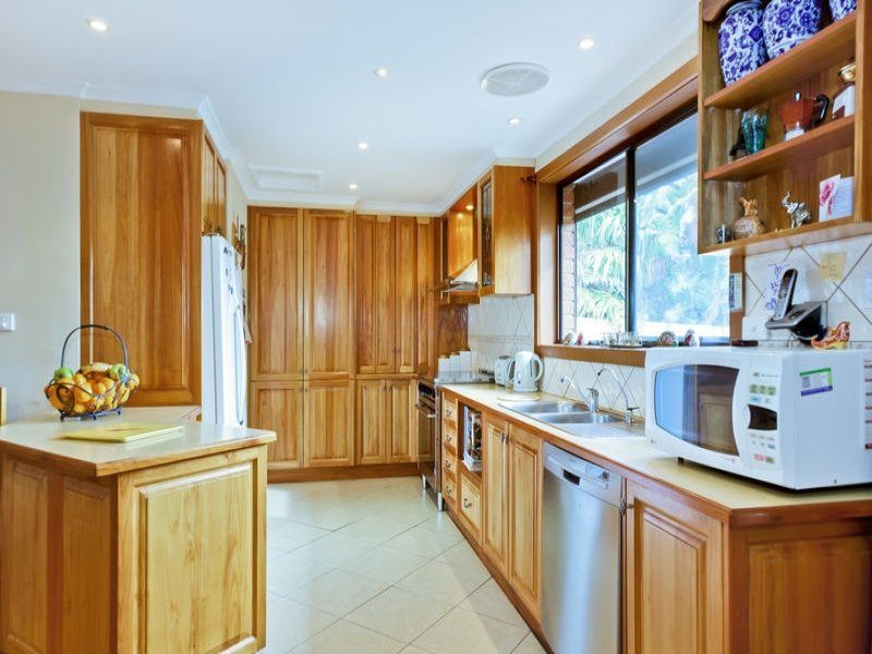 56 Thompson Circuit, MILL PARK, VIC 3082