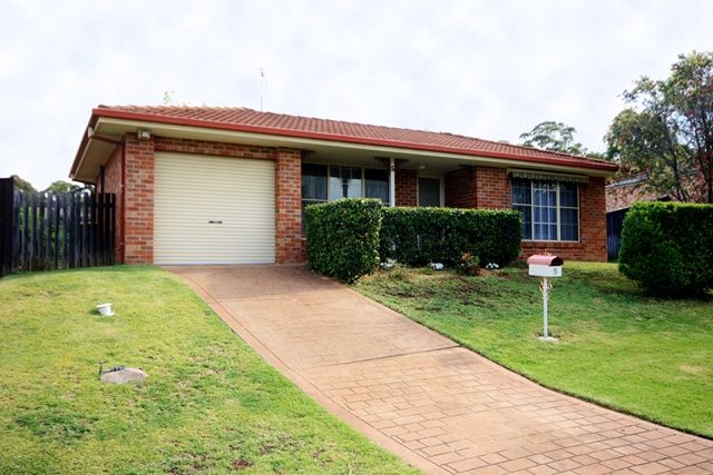 5 Stephano Place, ROSEMEADOW NSW 2560