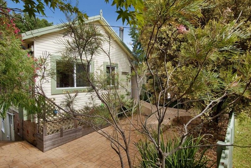 61 Warabin Street, WATERFALL NSW 2233
