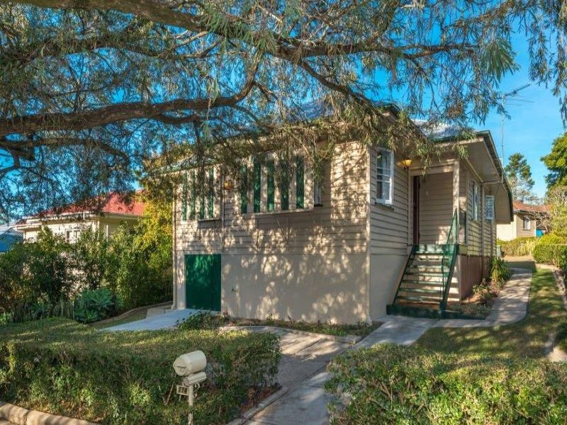 114 Fletcher Parade, BARDON, QLD 4065