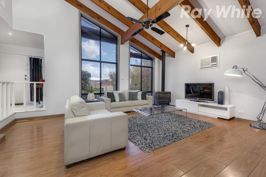 8 Brabham Drive, MILL PARK, VIC 3082