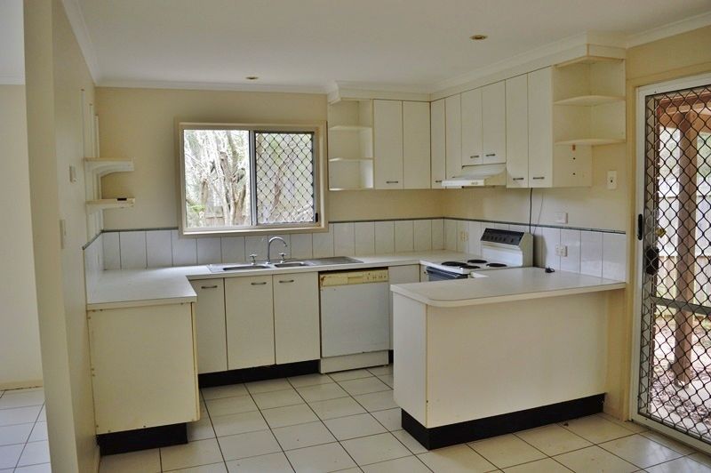 12 Jolly Crescent, BEERWAH, QLD 4519