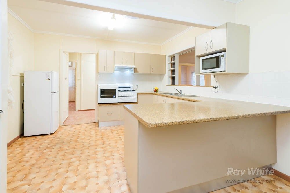 31 Seville Road, HOLLAND PARK, QLD 4121