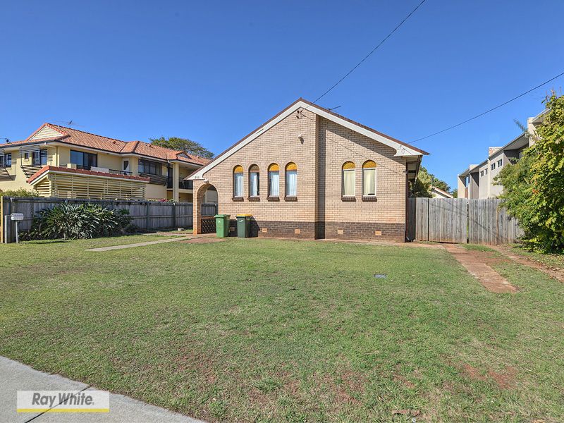 398 Scarborough Road, SCARBOROUGH, QLD 4020