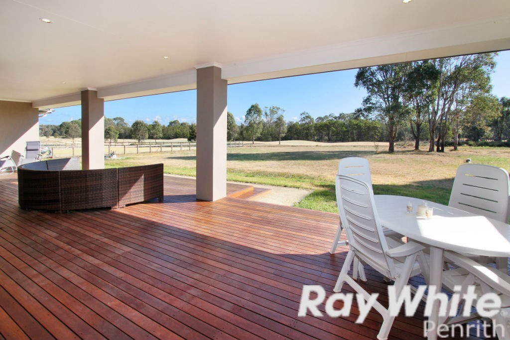 42 Twin Creeks Drive, LUDDENHAM, NSW 2745