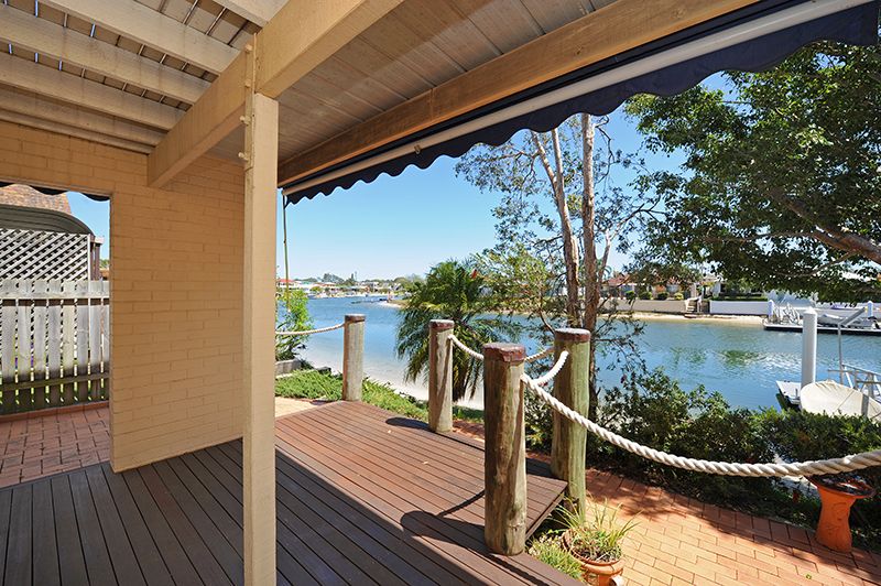 12 Broadmeadows Road, MAROOCHYDORE QLD 4558