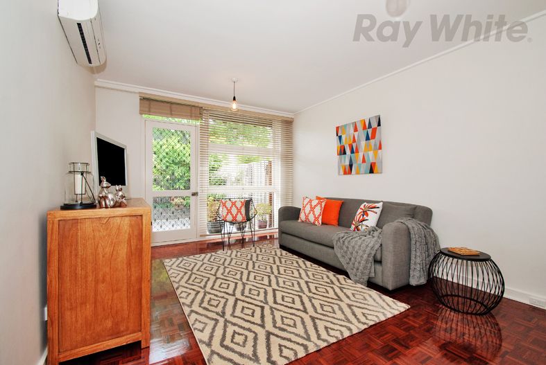 2/16 The Grove, COBURG, VIC 3058