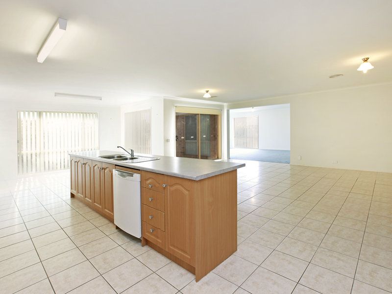 27 Hewitt Drive, GROVEDALE, VIC 3216