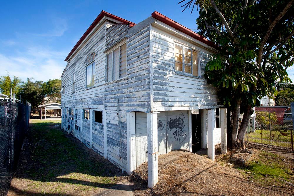 111 Old Cleveland Road, GREENSLOPES, QLD 4120