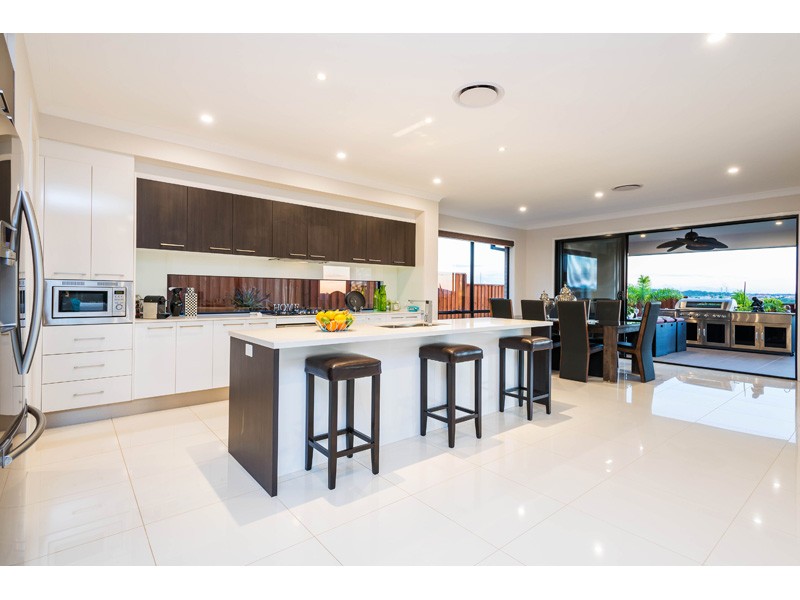 110 Ridgeview Street, Carindale, QLD 4152