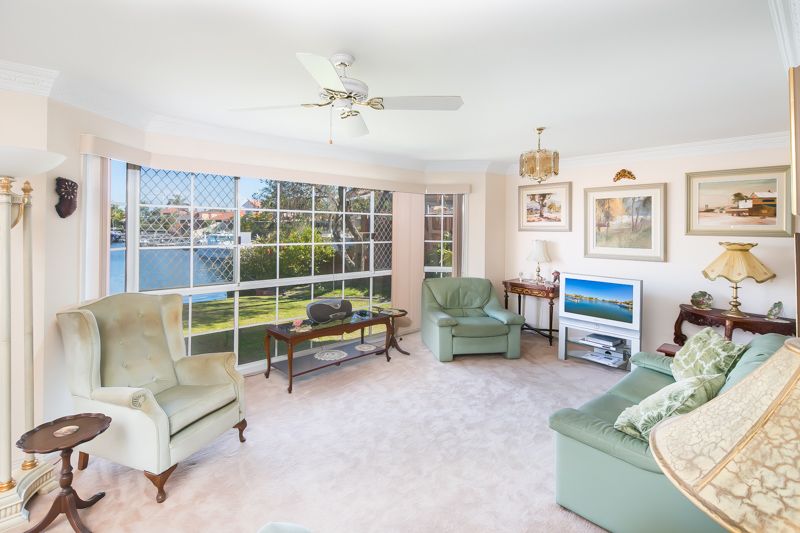40 Pebble Beach Drive, RUNAWAY BAY, QLD 4216