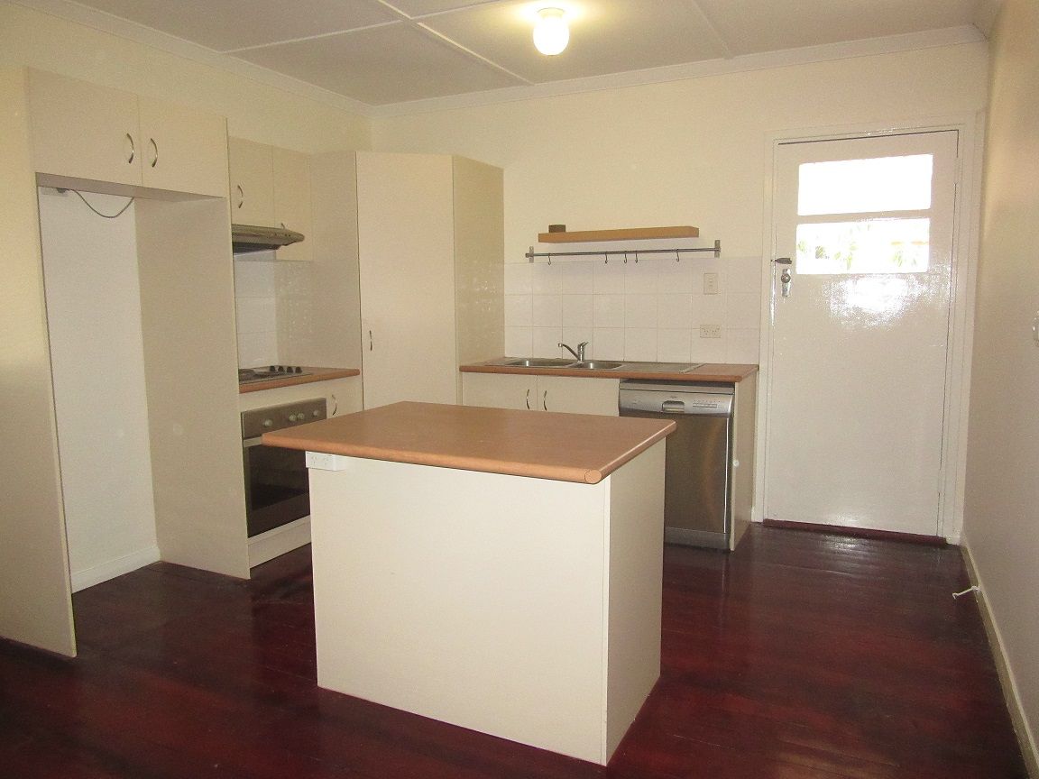 15 Swayne Street, CARINA HEIGHTS, QLD 4152