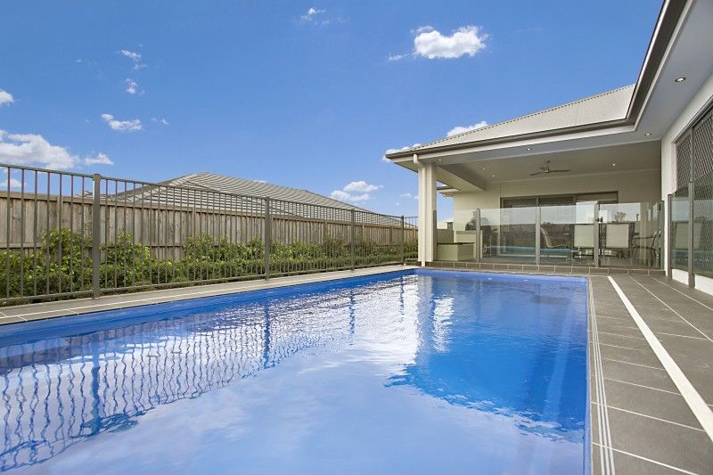 52 McKeachies Drive, ABERGLASSLYN, NSW 2320
