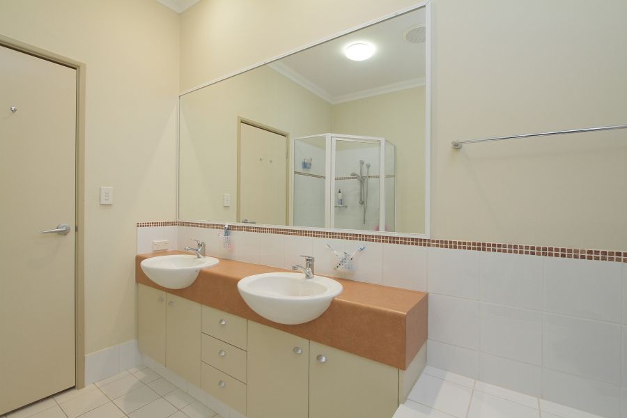 8/3 Marina Drive, ASCOT, WA 6104