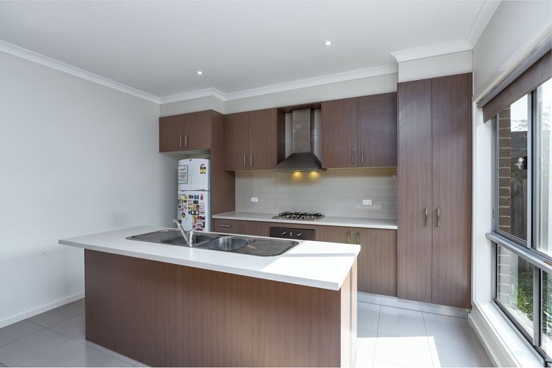 3/7 Fishburn Grove, MELTON WEST, VIC 3337