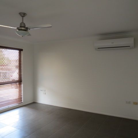 2/15 Morse Street, EMERALD, QLD 4720