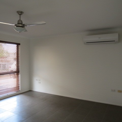 2/15 Morse Street, EMERALD, QLD 4720