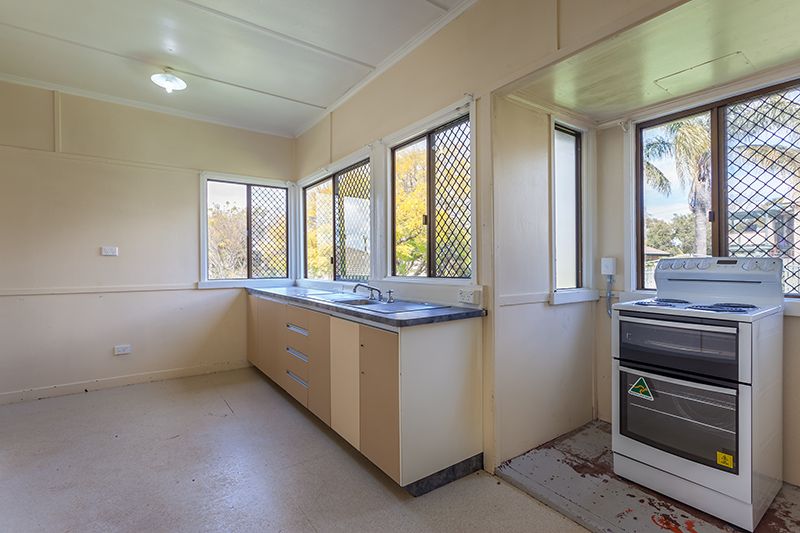 34 Dalgleish Street, South Toowoomba, QLD 4350