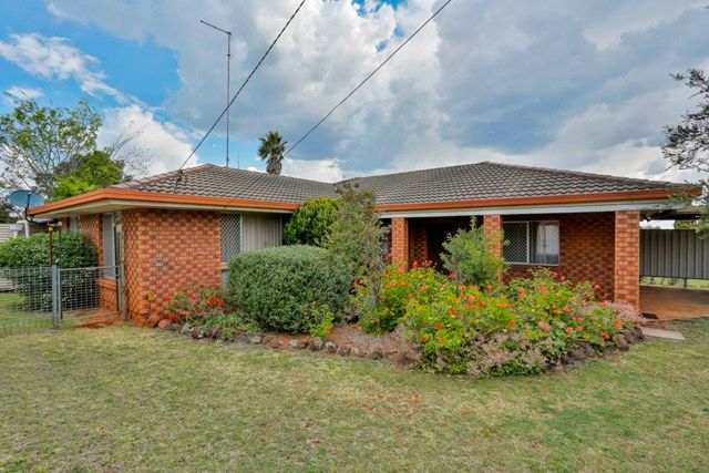 28 Hinkler Crescent, WILSONTON, QLD 4350
