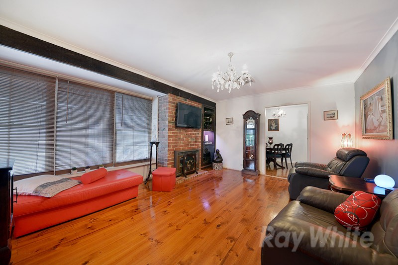 76 Johnson Drive, FERNTREE GULLY, VIC 3156