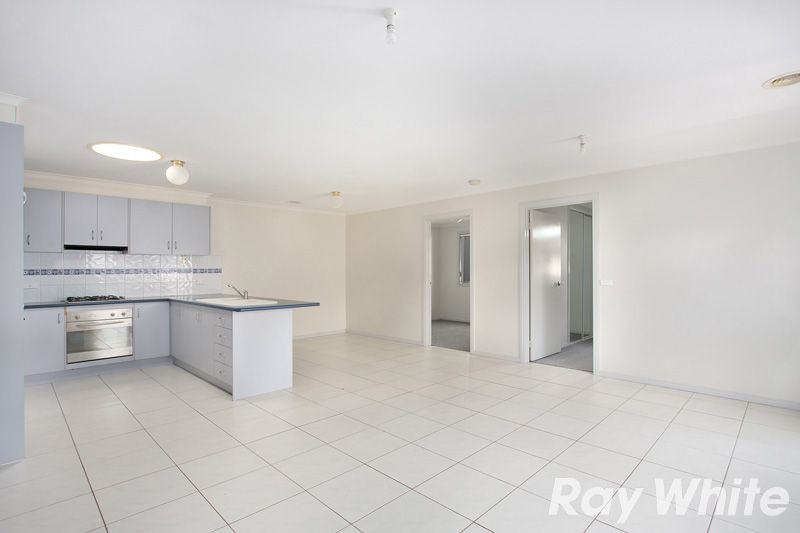 8/35-41 Henry Street, PAKENHAM, VIC 3810