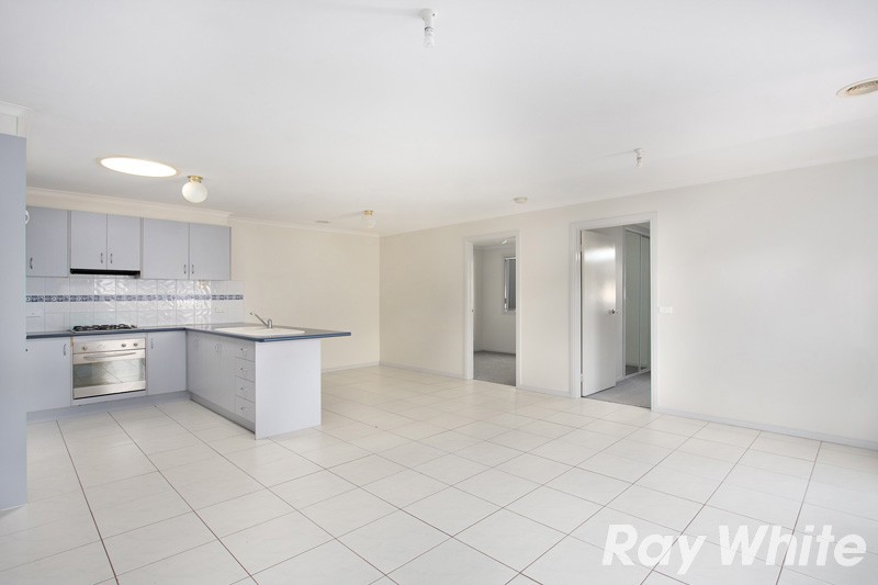 8/35-41 Henry Street, PAKENHAM, VIC 3810