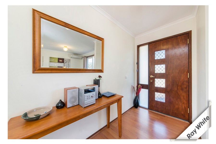 4 Inglis Place, LATHAM, ACT 2615