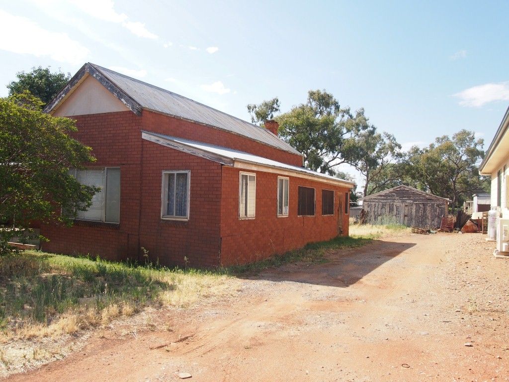 37 Mahonga Street, CONDOBOLIN, NSW 2877