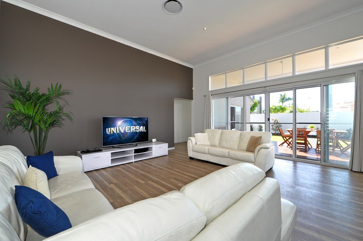 7695 Fairway Boulevard, HOPE ISLAND, QLD 4212