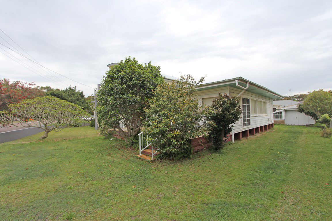 18 Reserve Drive, BATEAU BAY, NSW 2261