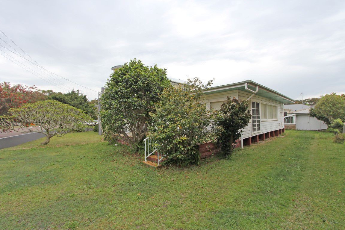 18 Reserve Drive, BATEAU BAY, NSW 2261