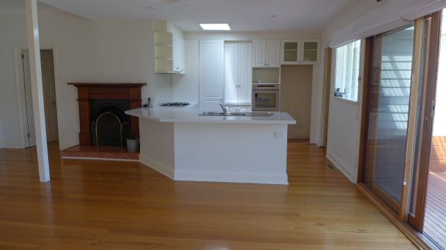 12 Churchill Avenue, CHELTENHAM, VIC 3192