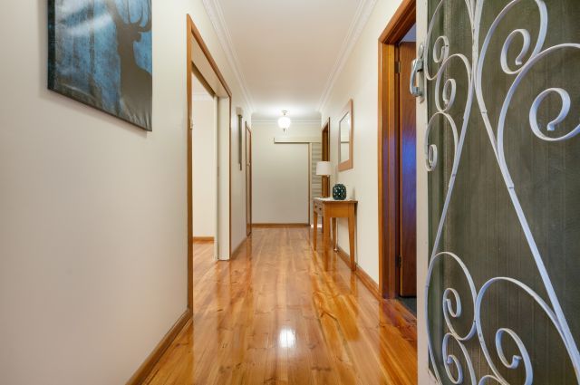 24 Elliot Street, RESERVOIR, VIC 3073