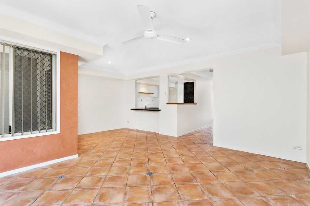 27/1 Bronberg Court, SOUTHPORT, QLD 4215