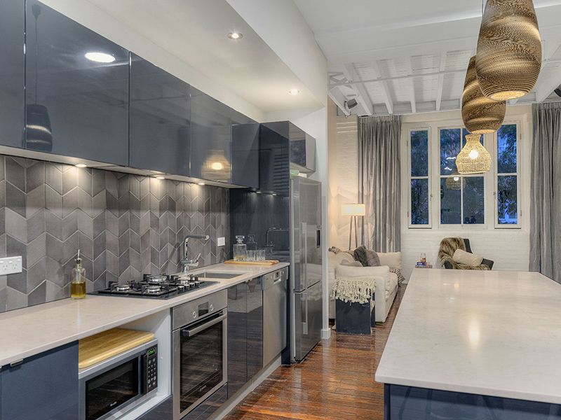 220/64 Macquarie Street, TENERIFFE, QLD 4005