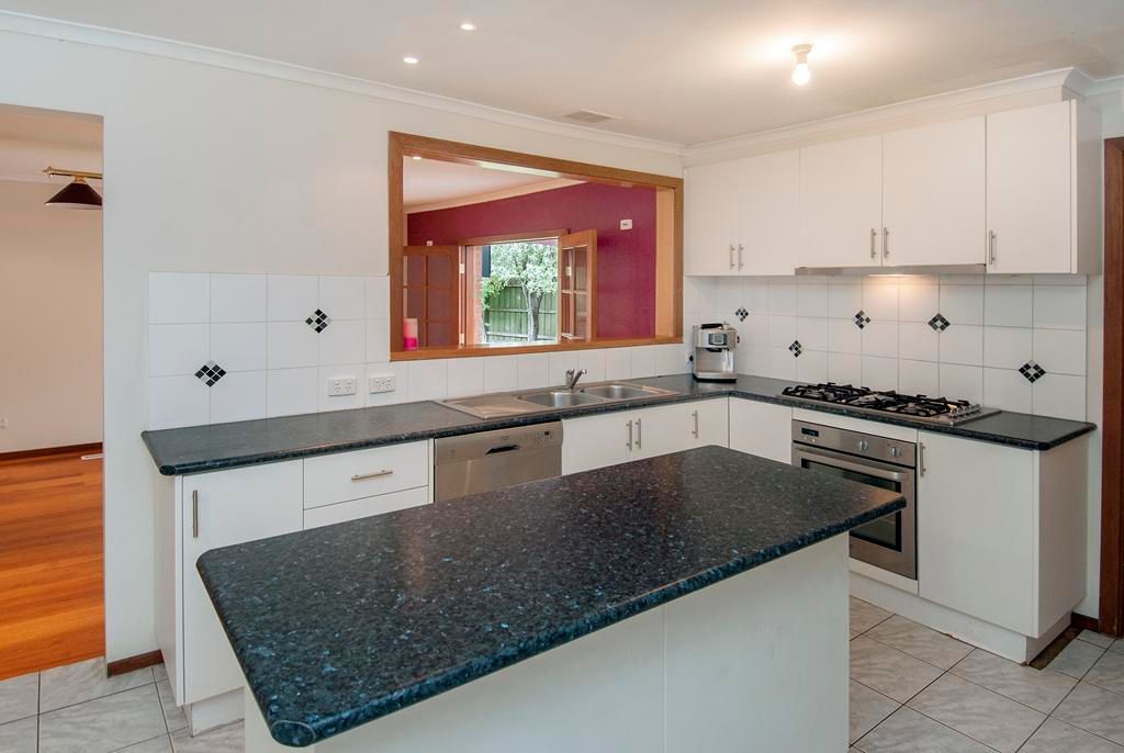 4 Mayfield Drive, MILL PARK, VIC 3082