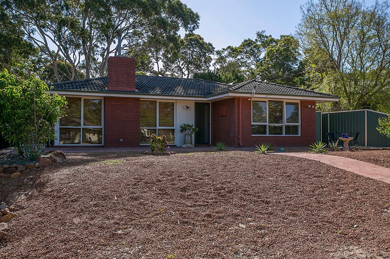 9 Crestview Crescent, KALAMUNDA, WA 6076