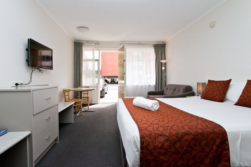 15/18 Moseley Street, GLENELG, SA 5045