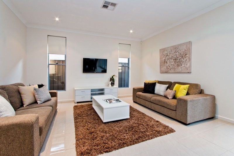 27 Tulloch Drive, ST CLAIR, SA 5011