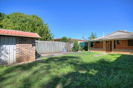 5 Ashgrove Avenue, RUNAWAY BAY, QLD 4216