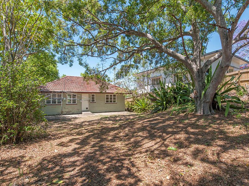 16 Mumbil Street, STAFFORD HEIGHTS, QLD 4053