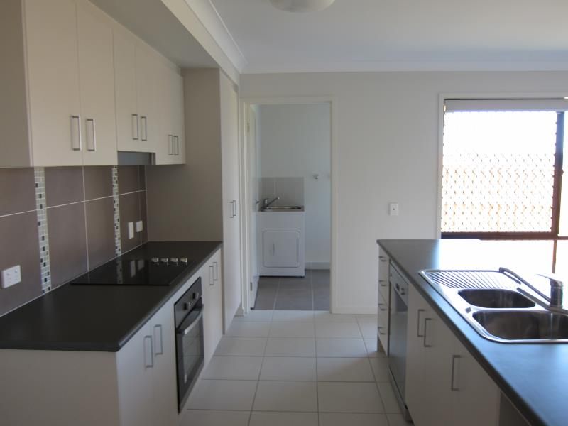 8 Crestwood Street, BAHRS SCRUB, QLD 4207