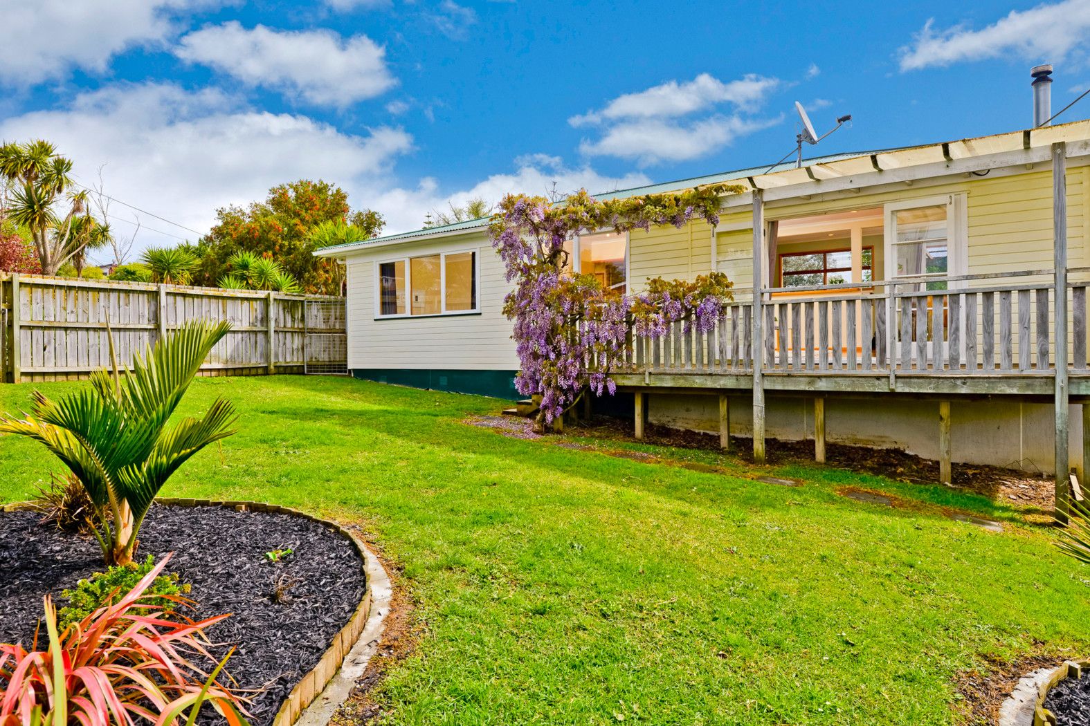 45 Kia Ora Road, BEACH HAVEN, North Shore City