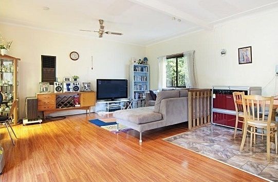 4 Dan Crescent, CASTLE HILL, NSW 2154