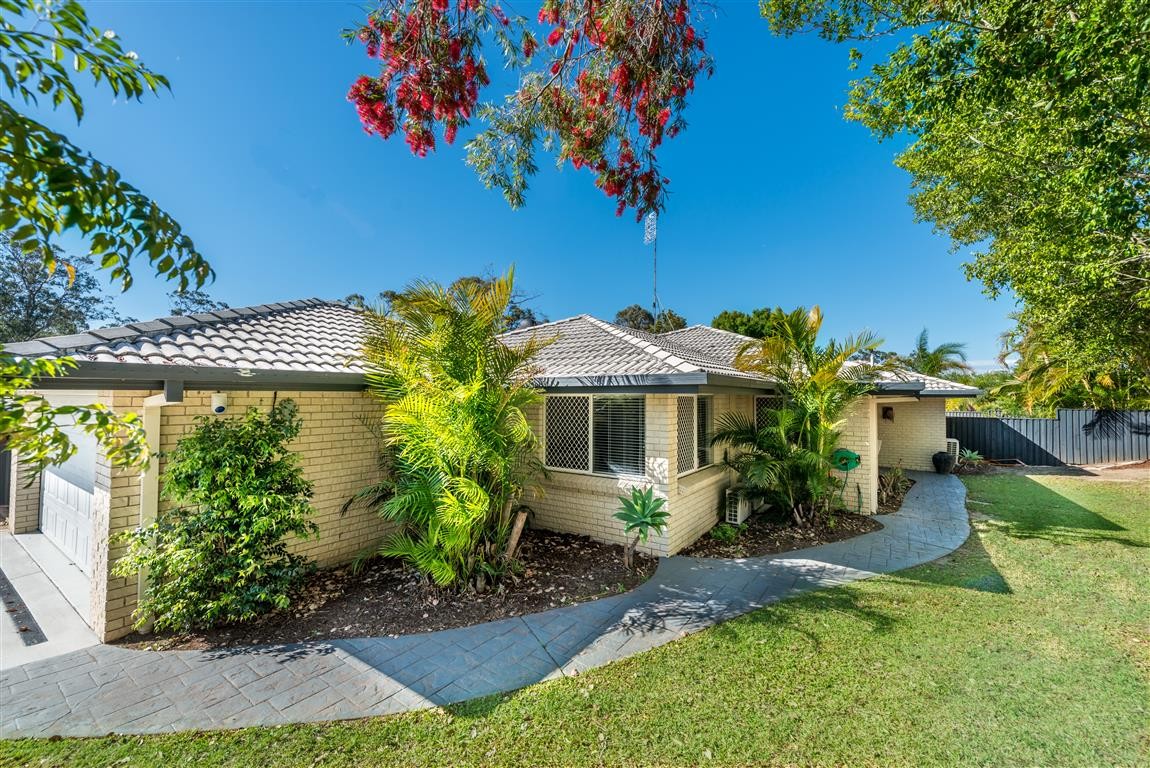 1 Crampton Court, PARKWOOD, QLD 4214