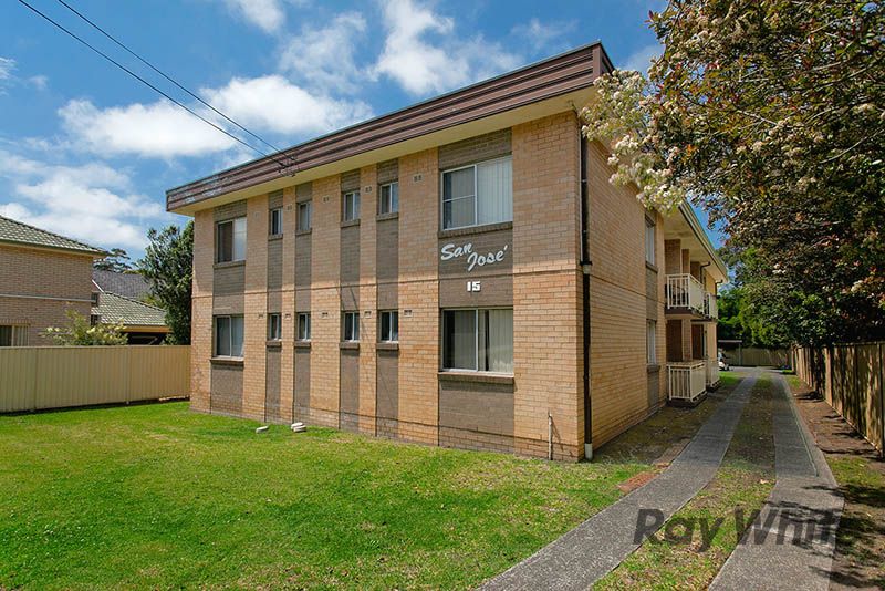 15 Gilmore Street, WEST WOLLONGONG NSW 2500