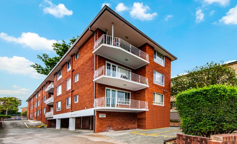 27 Wharf Road, GLADESVILLE NSW 2111