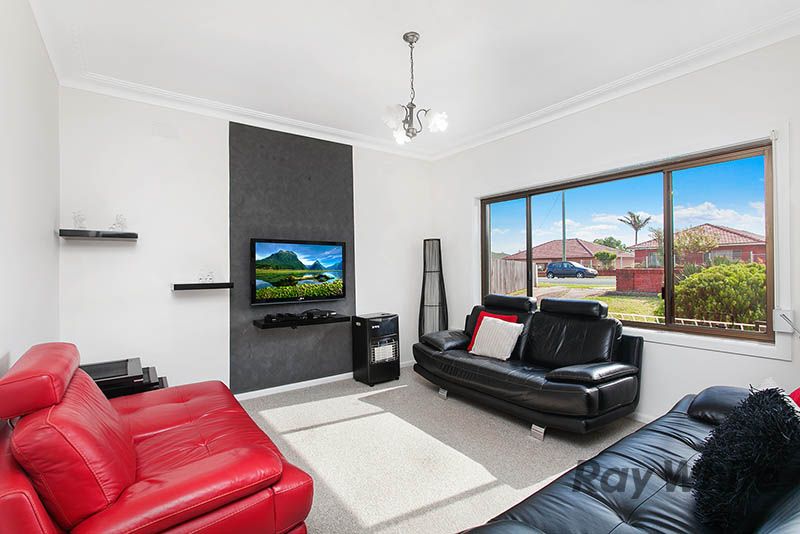 63 Weringa Avenue, LAKE HEIGHTS, NSW 2502